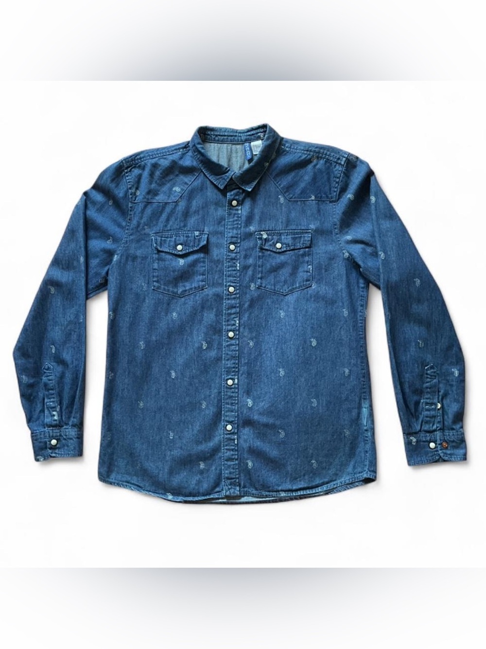 H&M DIVIDED Men’s Denim Button Up w. Snaps and Stamped Paisley Print | L | Blue